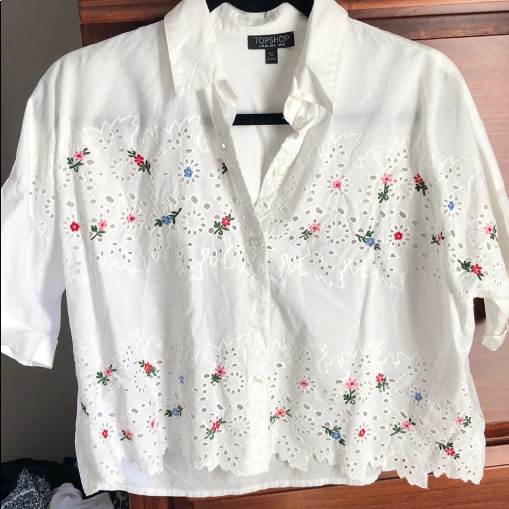 NWOT Topshop crop hem embroidered blouse